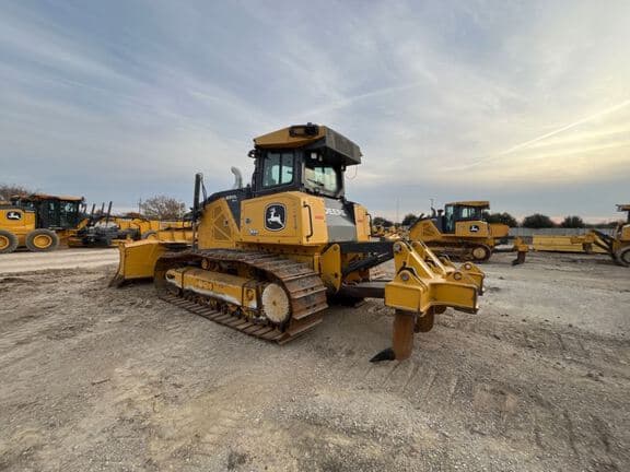 Image of John Deere 850L equipment image 2