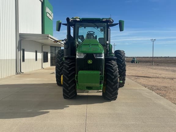 Image of John Deere 8R 230 equipment image 2