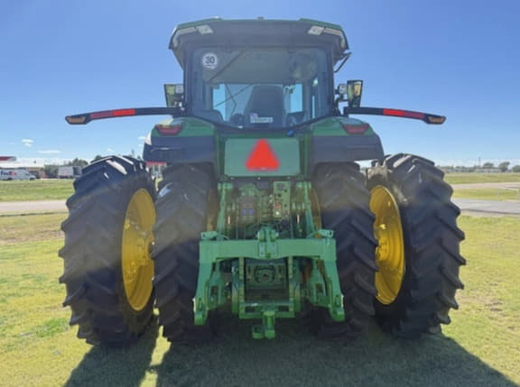 Image of John Deere 8R 230 equipment image 3