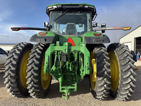Image of John Deere 8R 230 equipment image 2