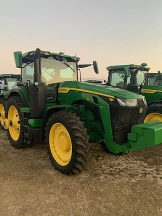 Image of John Deere 8R 250 equipment image 2