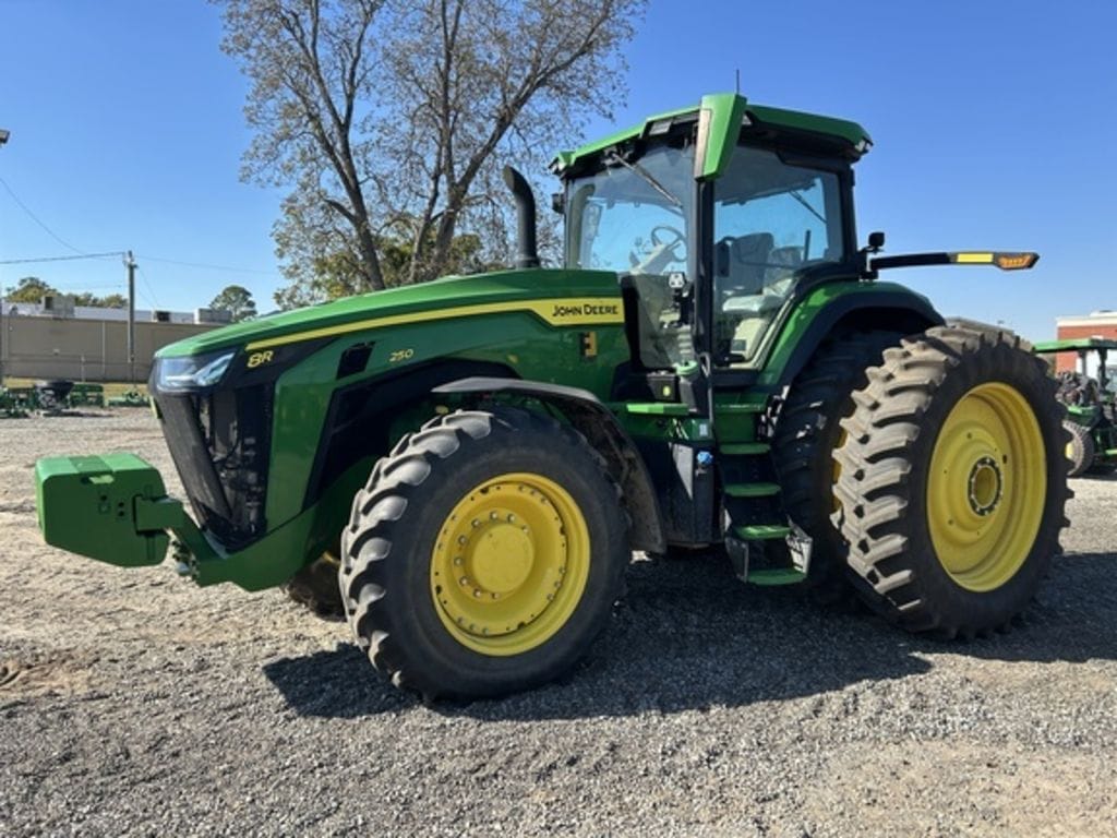 2024 John Deere 8R 250 Equipment Image0