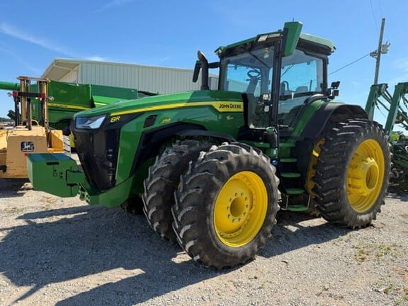 2024 John Deere 8R 250 Equipment Image0