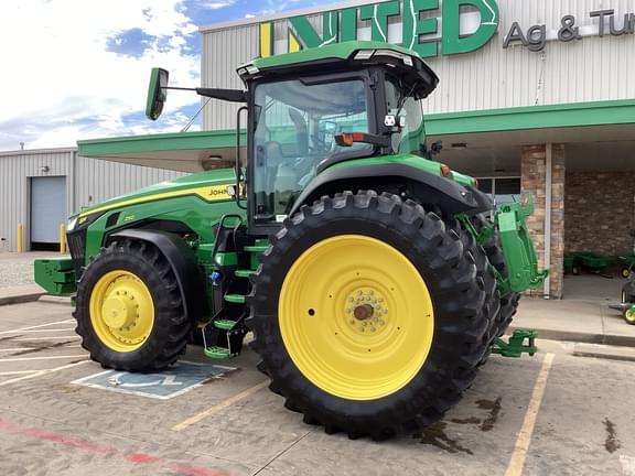 Image of John Deere 8R 250 equipment image 2
