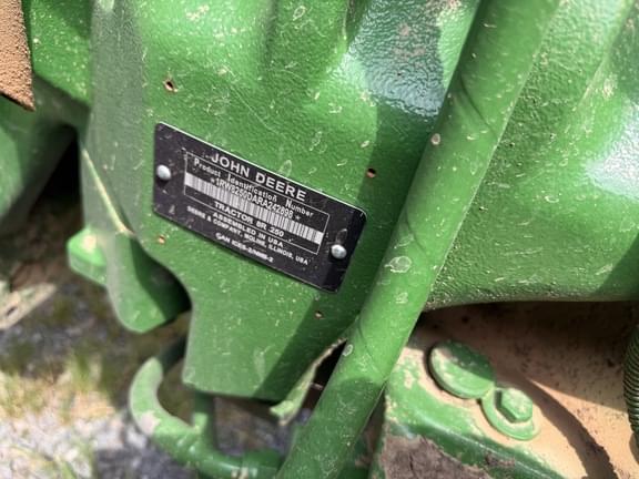 Image of John Deere 8R 250 equipment image 2