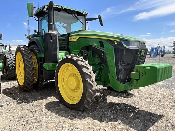 Image of John Deere 8R 250 Primary image