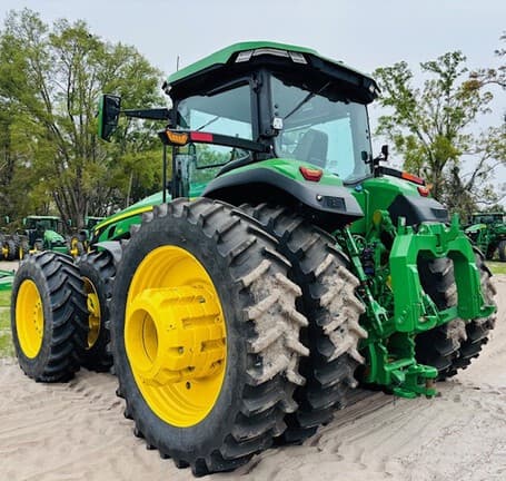 Image of John Deere 8R 310 equipment image 3