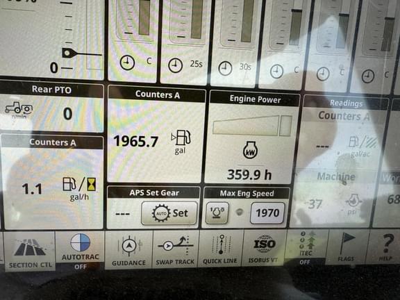 Image of John Deere 8R 310 equipment image 4