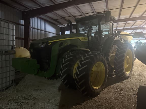 Image of John Deere 8R 310 equipment image 2