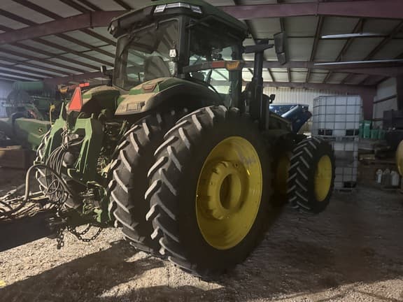 Image of John Deere 8R 310 equipment image 4
