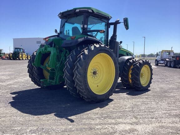 Image of John Deere 8R 310 equipment image 4
