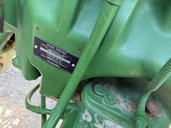 Image of John Deere 8R 310 equipment image 4