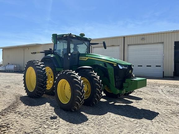 Image of John Deere 8R 310 equipment image 2