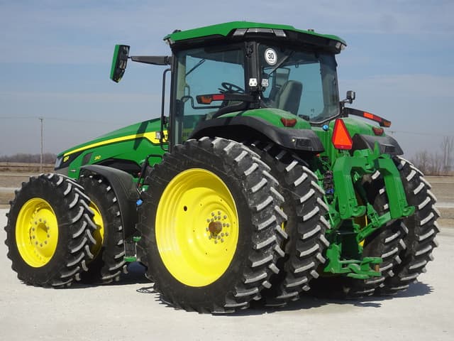 Image of John Deere 8R 310 equipment image 4