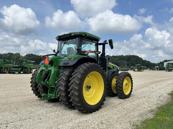 Image of John Deere 8R 310 equipment image 4