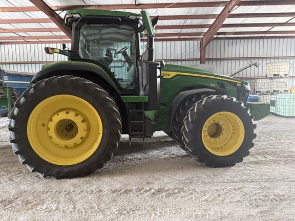 Image of John Deere 8R 310 equipment image 4