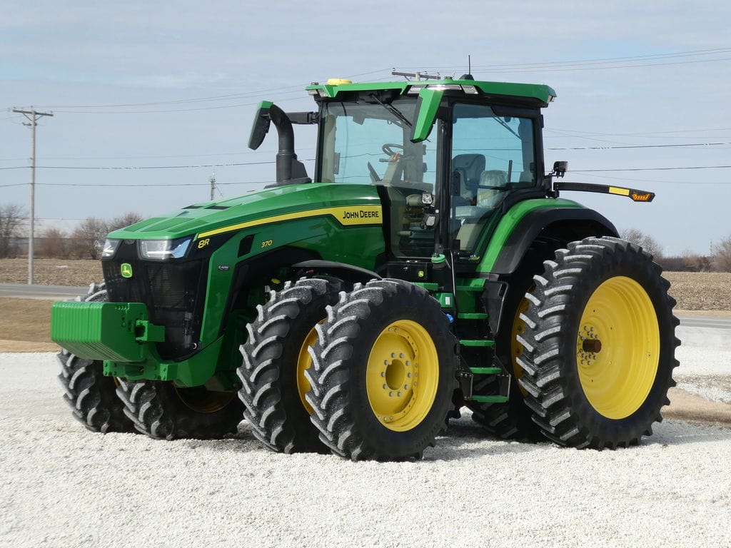 2024 John Deere 8R 370 Equipment Image0