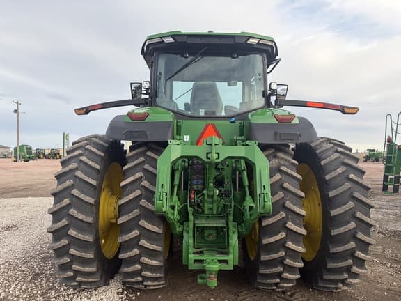 Image of John Deere 8R 370 equipment image 4