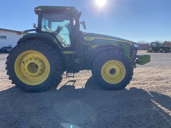 Image of John Deere 8R 370 equipment image 4