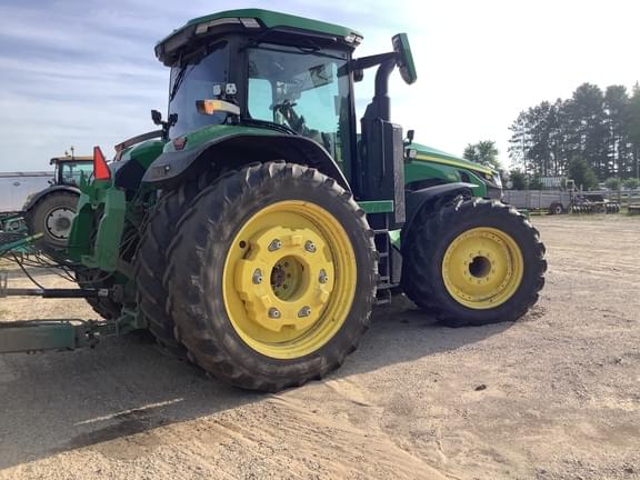 Image of John Deere 8R 370 equipment image 2