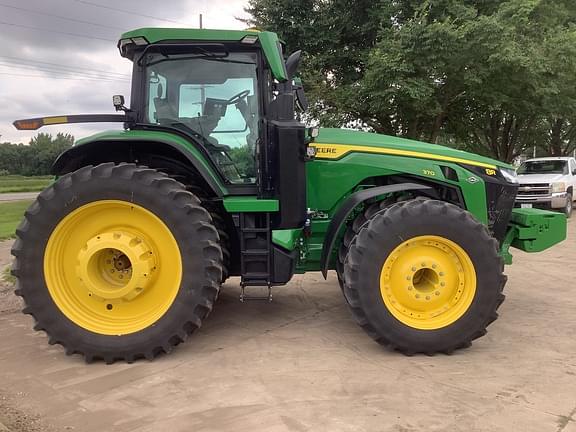 Image of John Deere 8R 370 equipment image 3