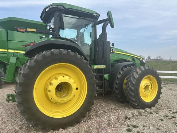 Image of John Deere 8R 370 equipment image 4