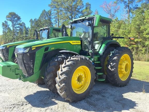 Image of John Deere 8R 370 equipment image 2