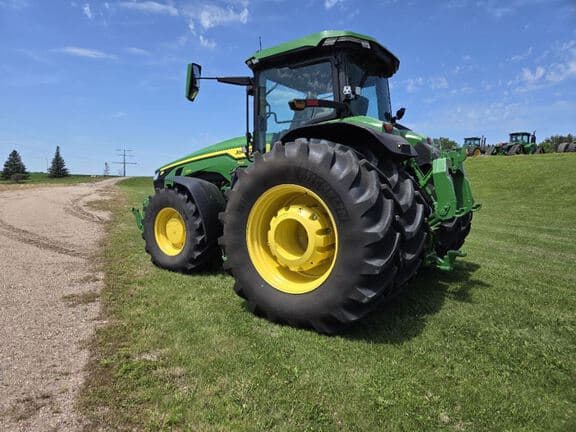 Image of John Deere 8R 370 equipment image 2