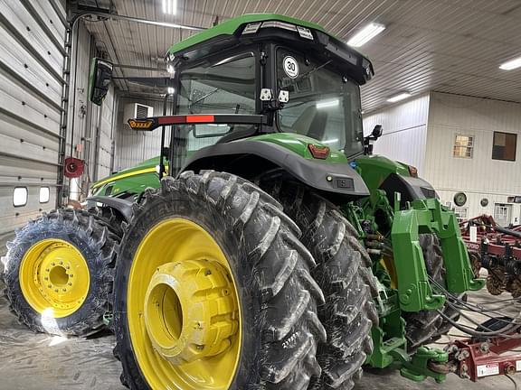 Image of John Deere 8R 370 equipment image 2