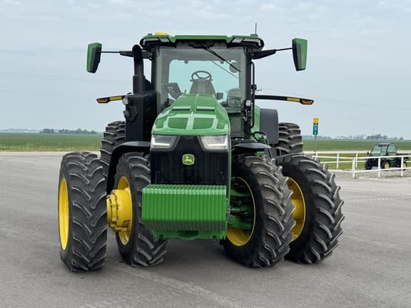 Image of John Deere 8R 370 equipment image 2