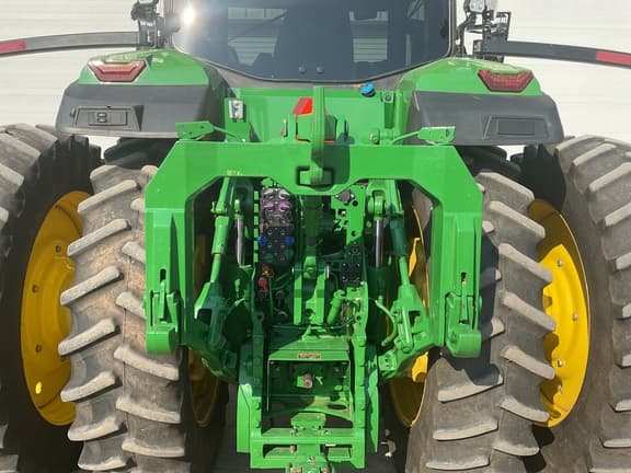 Image of John Deere 8R 370 equipment image 4