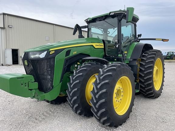 Image of John Deere 8R 370 equipment image 2