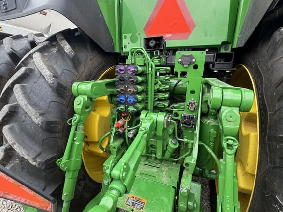 Image of John Deere 8R 370 equipment image 3