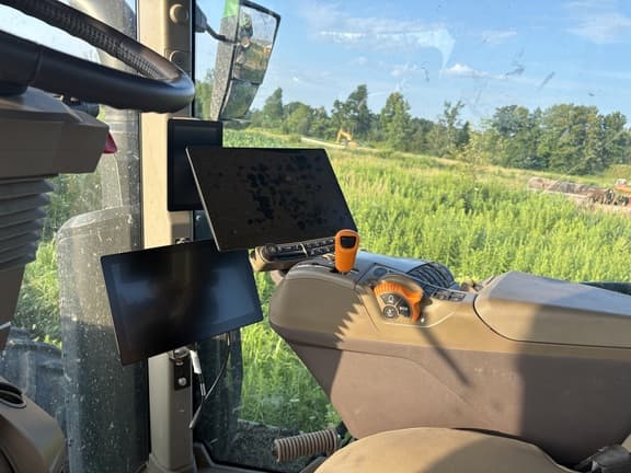 Image of John Deere 8R 410 equipment image 4