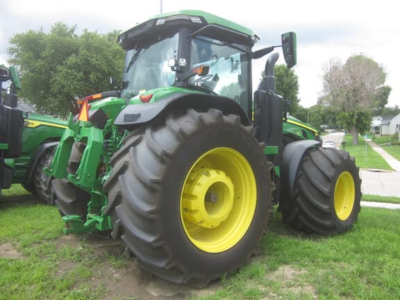 Image of John Deere 8R 410 equipment image 4