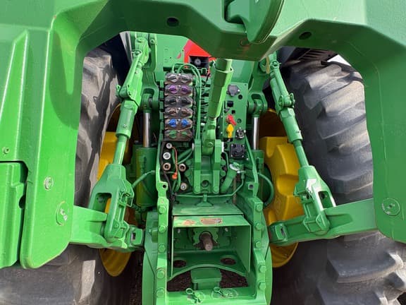 Image of John Deere 8R 410 equipment image 2