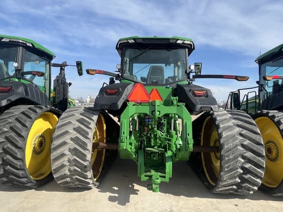 Image of John Deere 8RT 310 equipment image 2