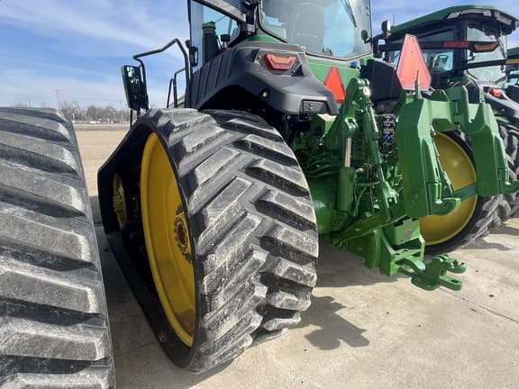 Image of John Deere 8RT 340 equipment image 4