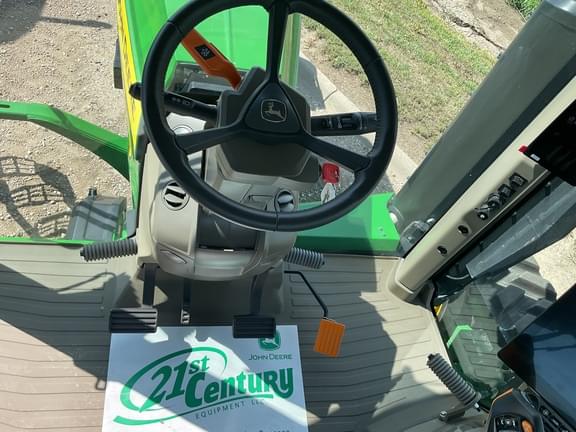 Image of John Deere 8RT 370 equipment image 4