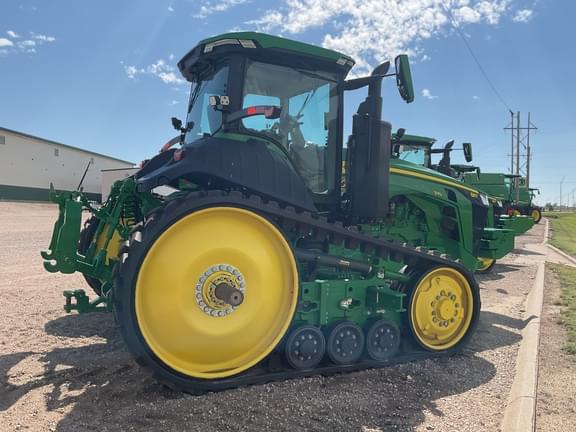Image of John Deere 8RT 370 equipment image 2