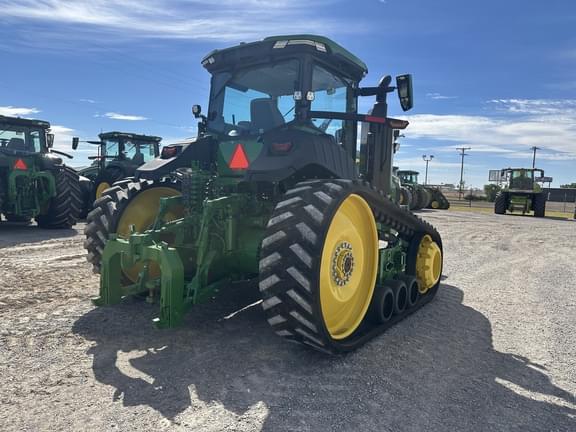 Image of John Deere 8RT 370 equipment image 4