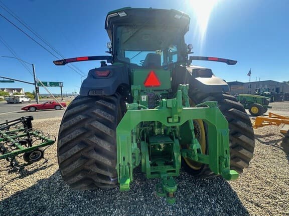 Image of John Deere 8RT 370 equipment image 2