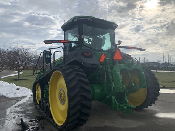 Image of John Deere 8RT 410 equipment image 2