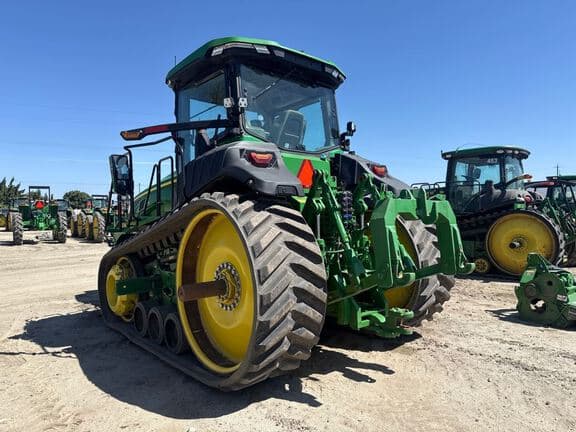 Image of John Deere 8RT 410 equipment image 2