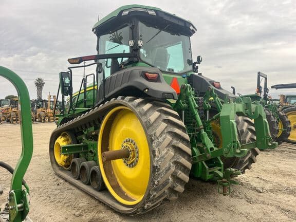 Image of John Deere 8RT 410 equipment image 2