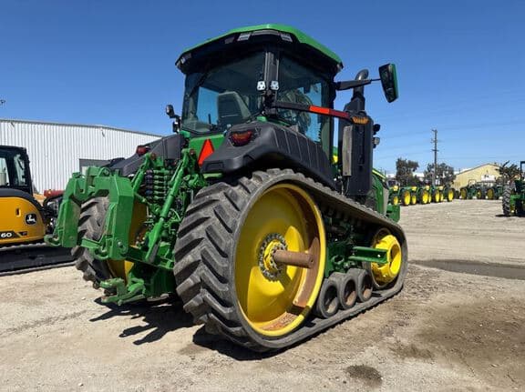 Image of John Deere 8RT 410 equipment image 4