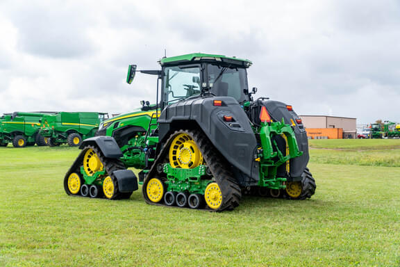 Image of John Deere 8RX 410 equipment image 2