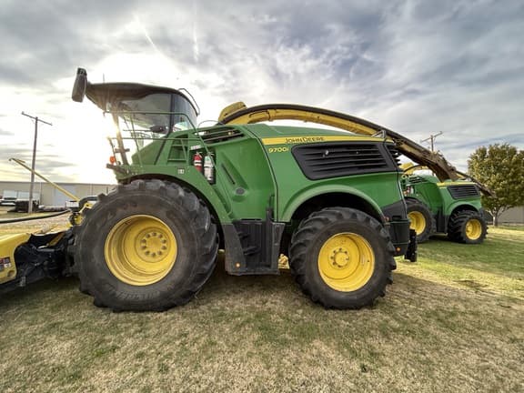 Image of John Deere 9700 equipment image 4