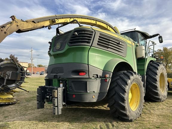 Image of John Deere 9700 equipment image 2