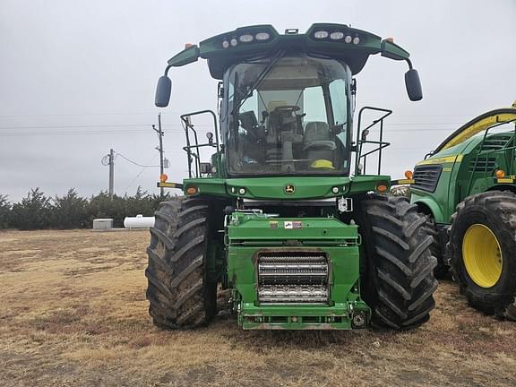 Image of John Deere 9700 equipment image 2